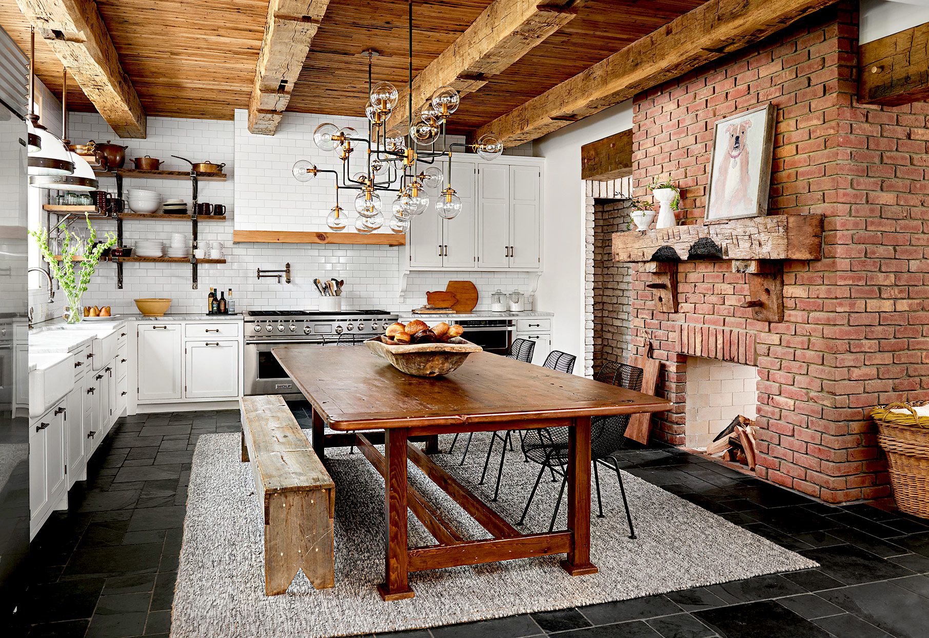 Farmhouse Kitchen: Rustic Elegance Meets Modern Charm - 7