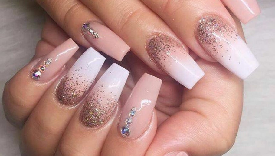 Luxury Nails: A Guide to Achieving High-End Glamour - 7