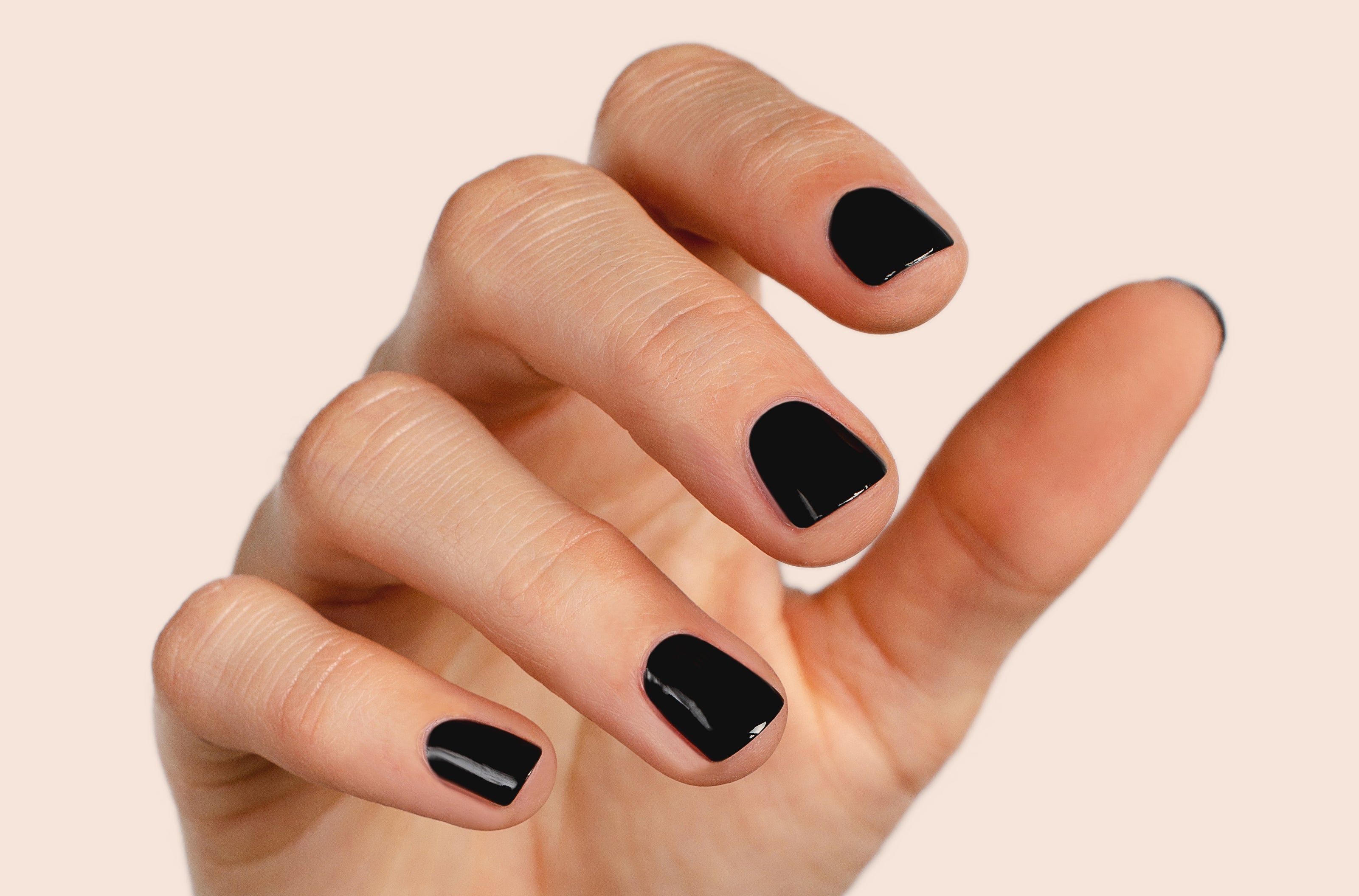 Perfect Black Nails for Every Occasion - 4