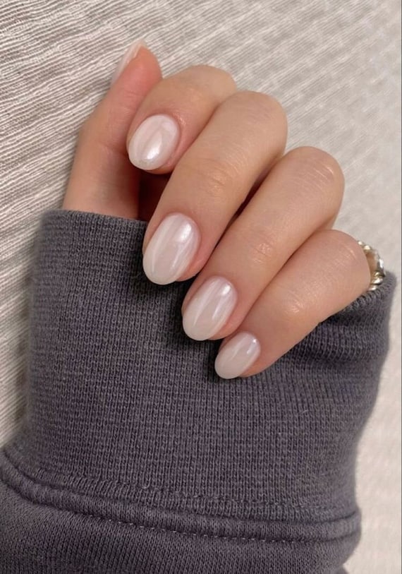 Perfect Short Acrylic Nails: A Guide to Beautiful and Stylish Choices - 9