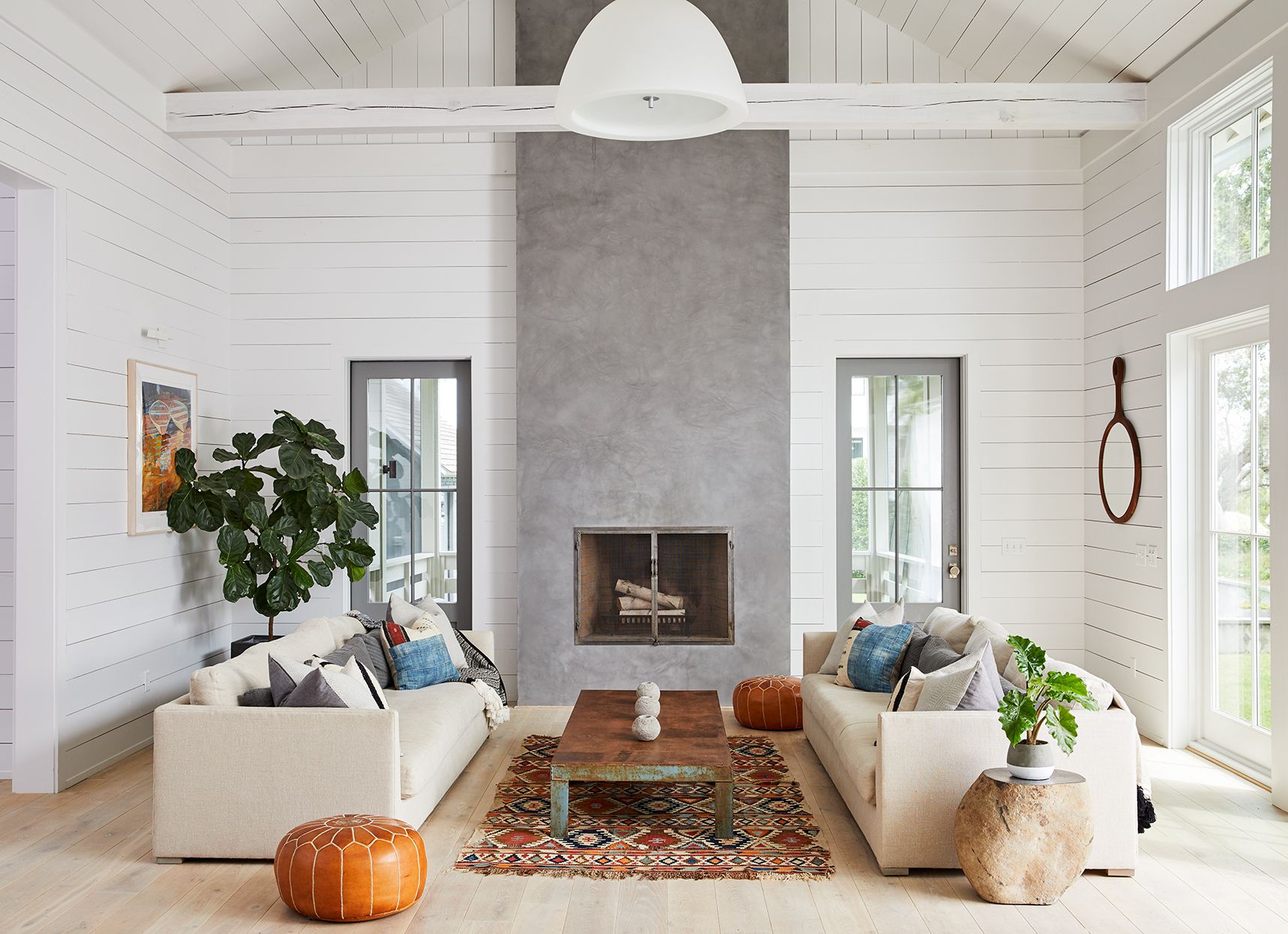 Perfect Blend of Comfort and Style: Modern Farmhouse Living Room Ideas - 10