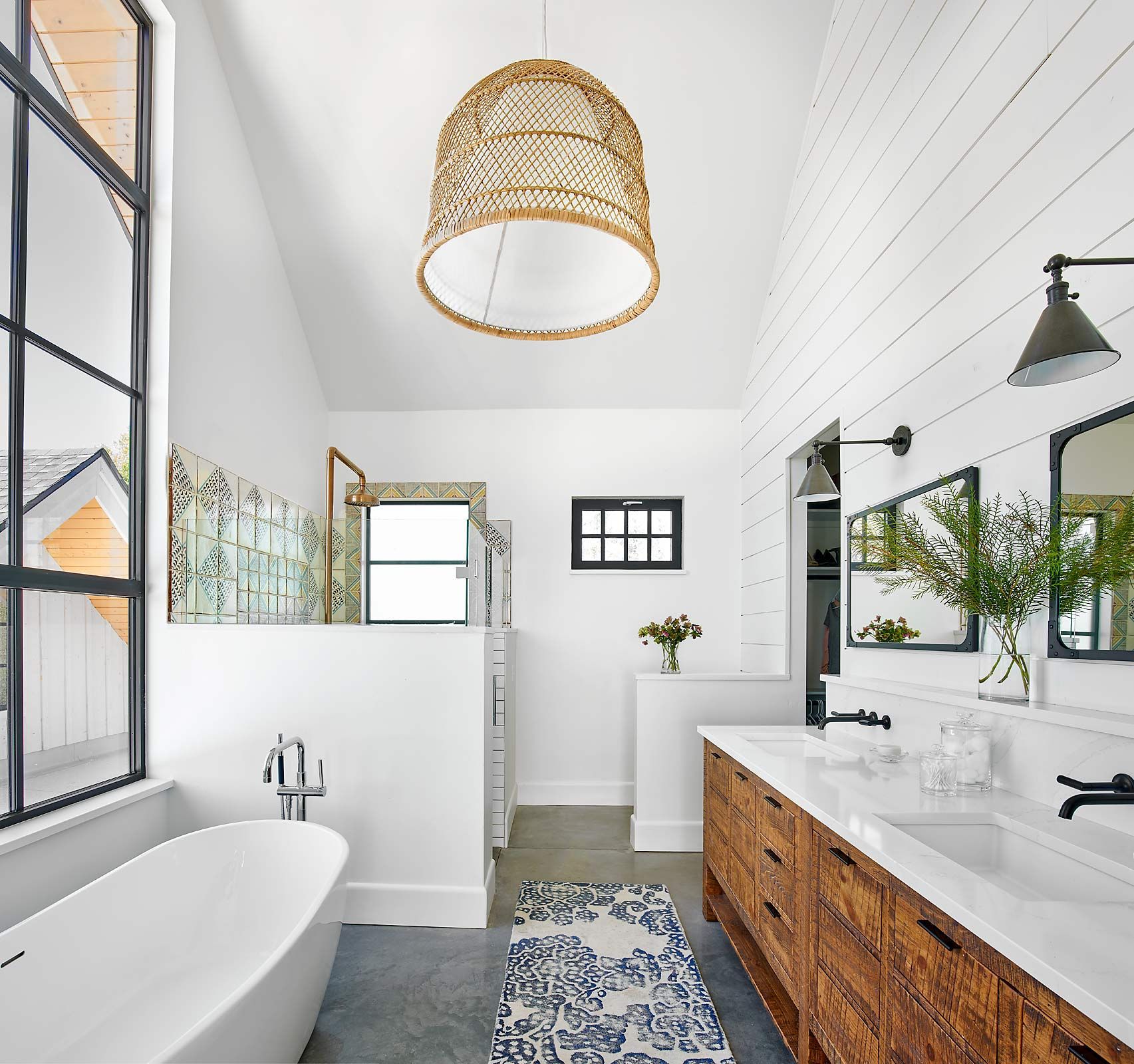 Modern Farmhouse Bathroom: A Blend of Rustic Charm and Contemporary Elegance - 4