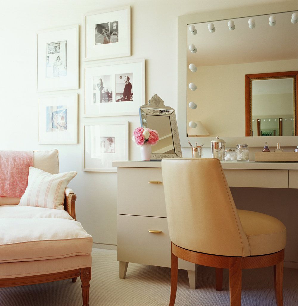 Creative Vanity Ideas for Your Bedroom: Stylish and Functional Designs - 1