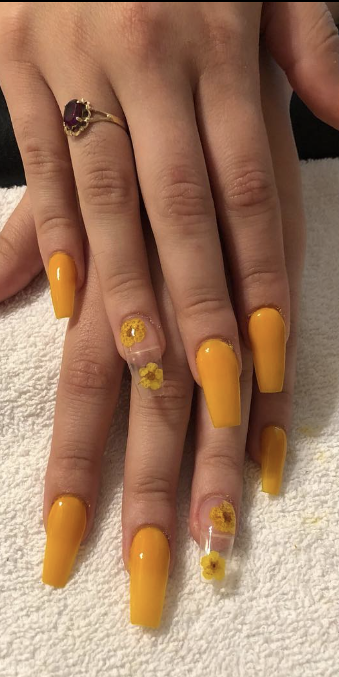 Yellow Nails: Bright and Bold Designs to Try Now - 1