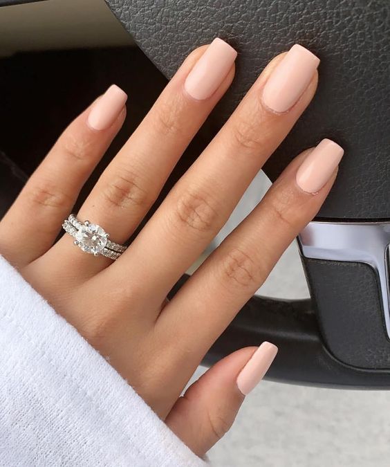 Elegant and Timeless: The Ultimate Guide to Classy Nails - 8