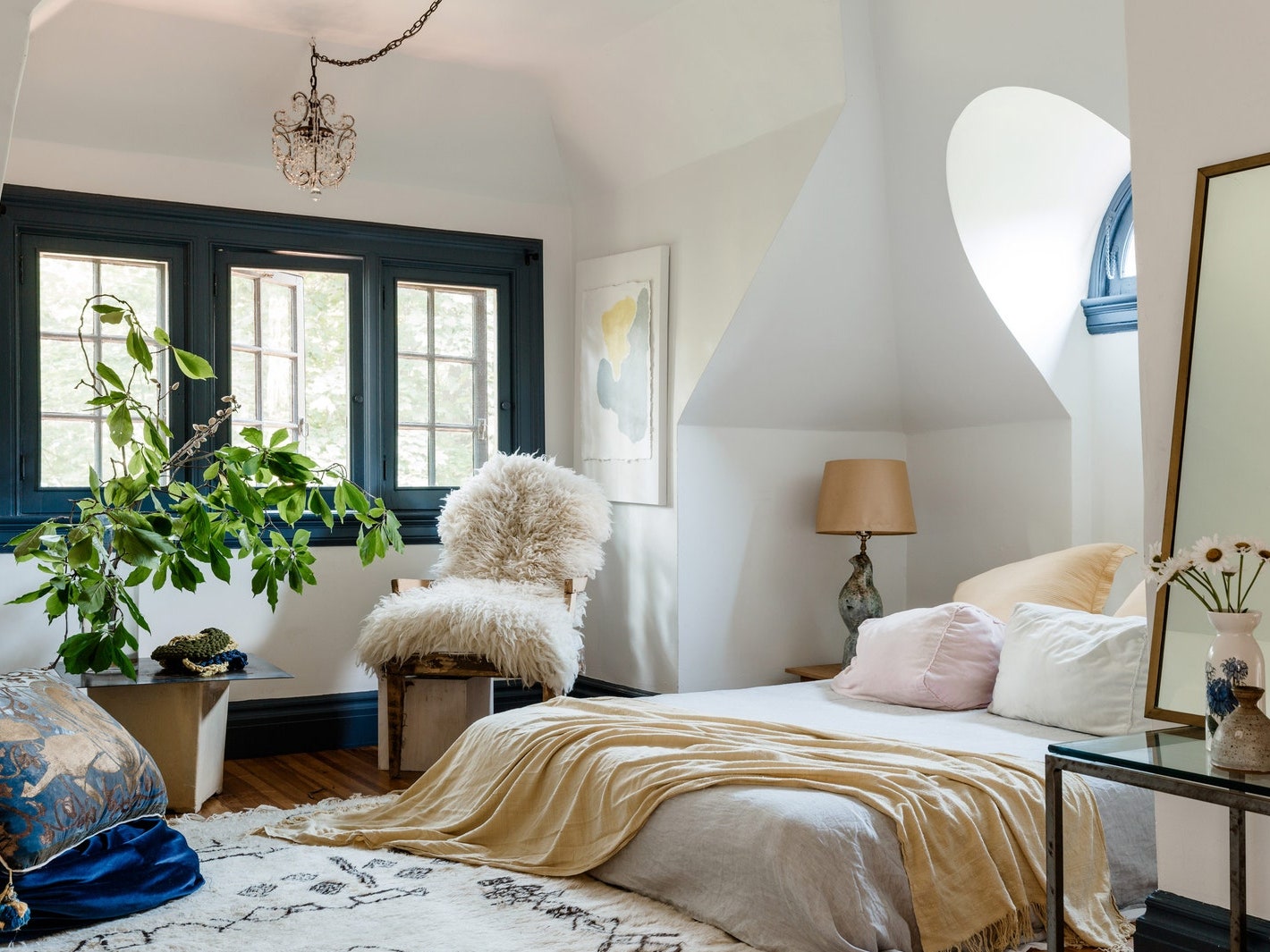 Creating the Perfect Cozy Bedroom: Your Ultimate Guide - 8