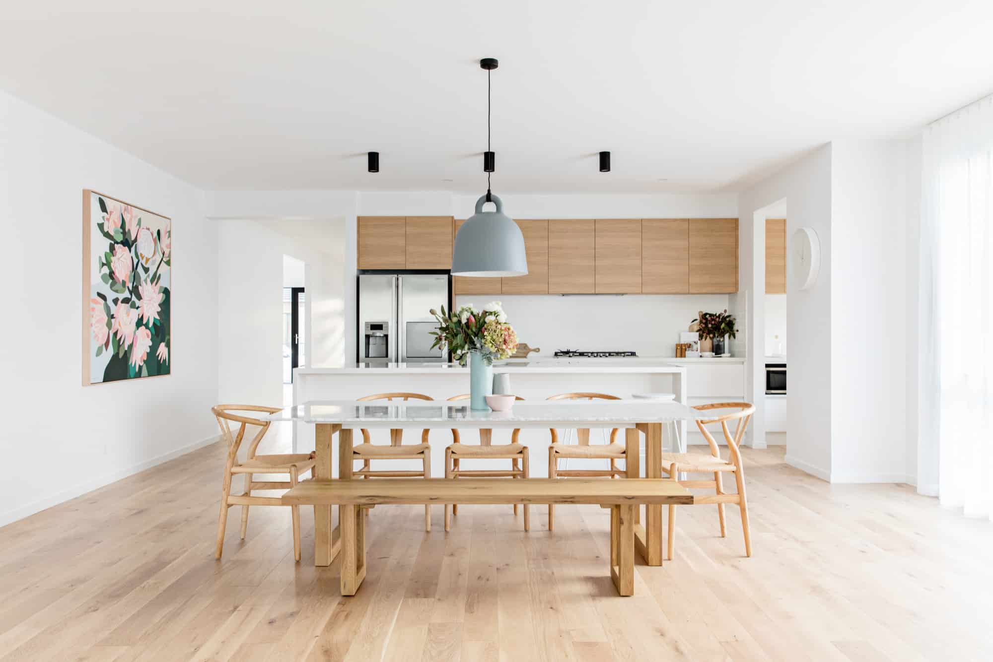 Scandinavian Dining Room: The Ultimate Guide to Minimalist and Functional Design - 8